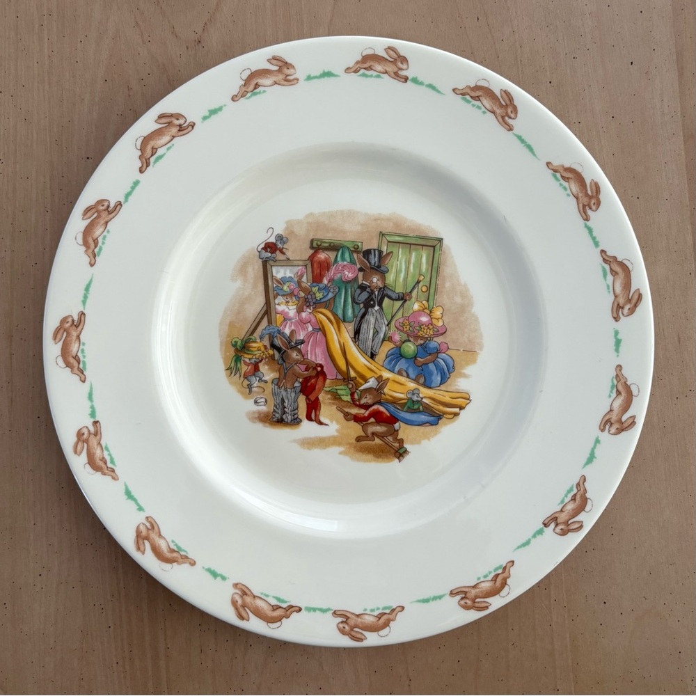 ROYAL DOULTON BUNNYKINS Decorative Plate. English Fine Bone China. Fast Shipping